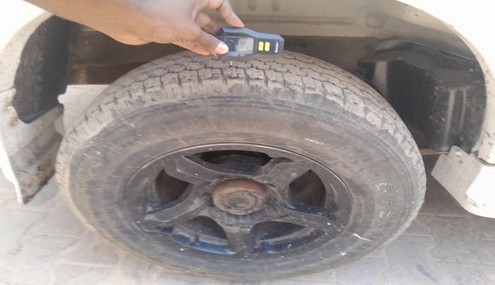 2011 Mahindra Scorpio SLE, Diesel, Manual, 1,81,218 km, tyre