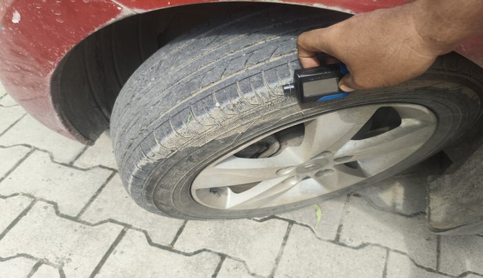 2013 Hyundai New Elantra 1.6 S MT DIESEL, Diesel, Manual, 1,11,961 km, tyre