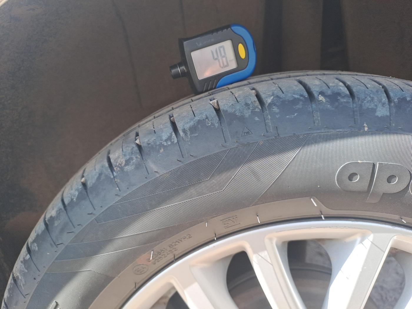 2018 Maruti Dzire ZXI AMT, Petrol, Automatic, 62,000 km, tyre