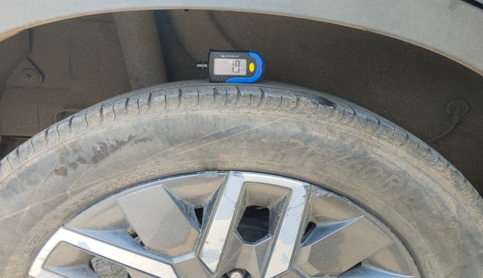 2021 Hyundai VENUE SX 1.5 CRDI, Diesel, Manual, 1,17,771 km, tyre