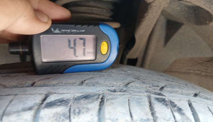 2019 Renault TRIBER RXT, Petrol, Manual, 46,300 km, tyre