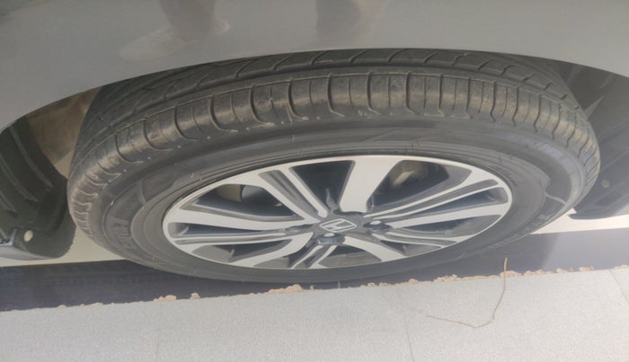 2023 Honda Amaze 1.2L I-VTEC VX CVT, Petrol, Automatic, 52,009 km, tyre