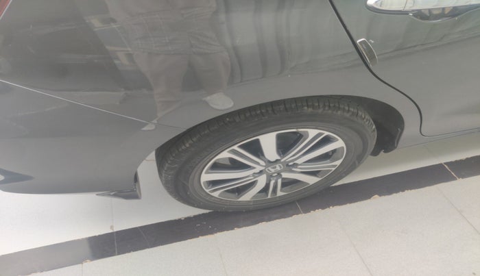 2023 Honda Amaze 1.2L I-VTEC VX CVT, Petrol, Automatic, 52,009 km, tyre