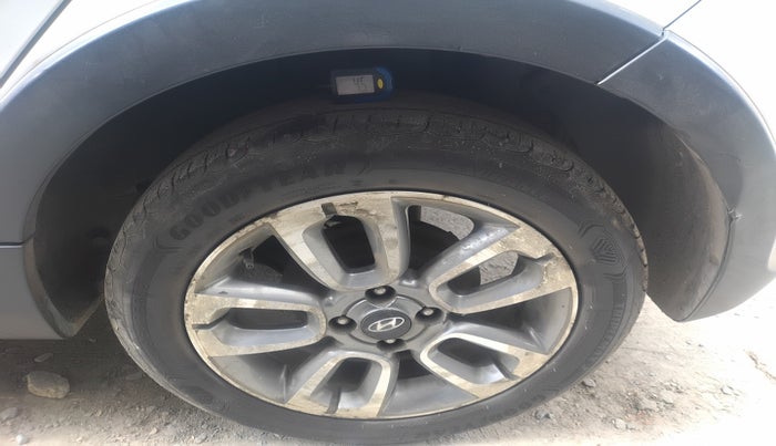 2016 Hyundai i20 Active 1.2 SX, Petrol, Manual, 1,03,444 km, tyre