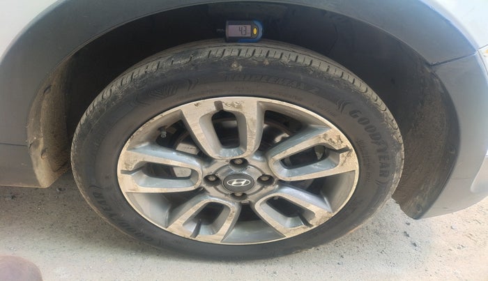 2016 Hyundai i20 Active 1.2 SX, Petrol, Manual, 1,03,444 km, tyre