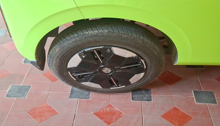 2024 MG COMET  Exclusive, Electric, Automatic, 4,908 km, tyre