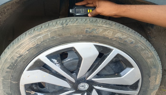 2023 Nissan MAGNITE XE, Petrol, Manual, 4,75,000 km, tyre