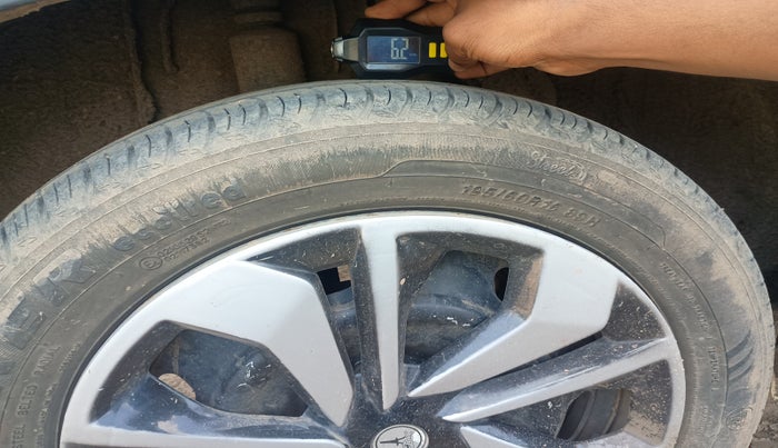 2023 Nissan MAGNITE XE, Petrol, Manual, 4,75,000 km, tyre