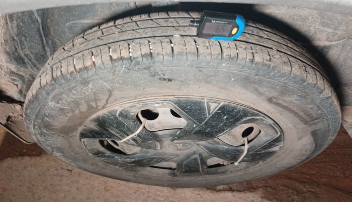 2024 Tata PUNCH ADVENTURE RHYTHM PACK MT, Petrol, Manual, 26,600 km, tyre