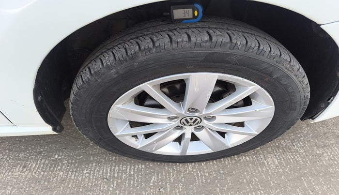 2016 Volkswagen Polo HIGHLINE1.2L, Petrol, Manual, 81,578 km, tyre