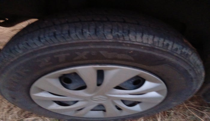 2023 Maruti Swift VXI CNG, Petrol, Manual, 79,435 km, tyre