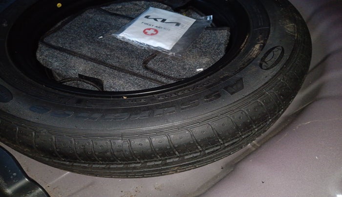 2023 KIA SONET HTK PLUS 1.2, Petrol, Manual, 21,545 km, tyre