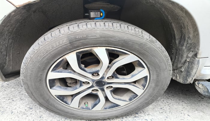 2014 Nissan Terrano XL D PLUS, Diesel, Manual, 1,48,175 km, tyre