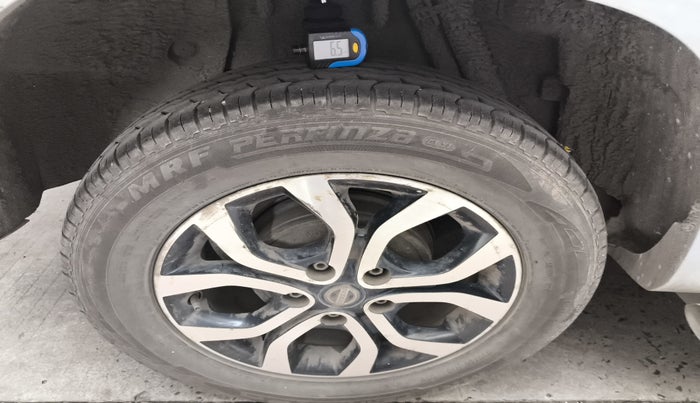 2014 Nissan Terrano XL D PLUS, Diesel, Manual, 1,48,175 km, tyre