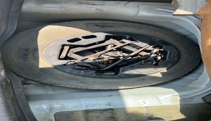 2010 Hyundai i10 MAGNA 1.2, Petrol, Manual, 63,100 km, tyre