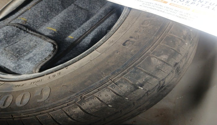 2020 KIA SONET HTK PLUS 1.0 DCT, Petrol, Automatic, 1,29,012 km, tyre