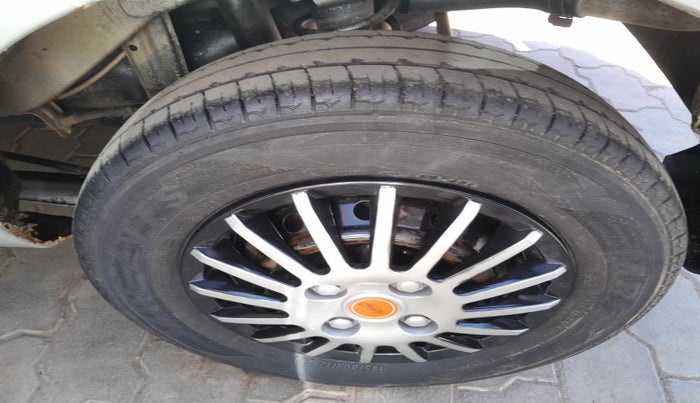 2014 Maruti Alto 800 LXI, Petrol, Manual, 1,14,355 km, tyre