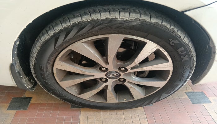 2014 Hyundai Verna FLUIDIC 1.6 CRDI SX, Diesel, Manual, 63,580 km, tyre