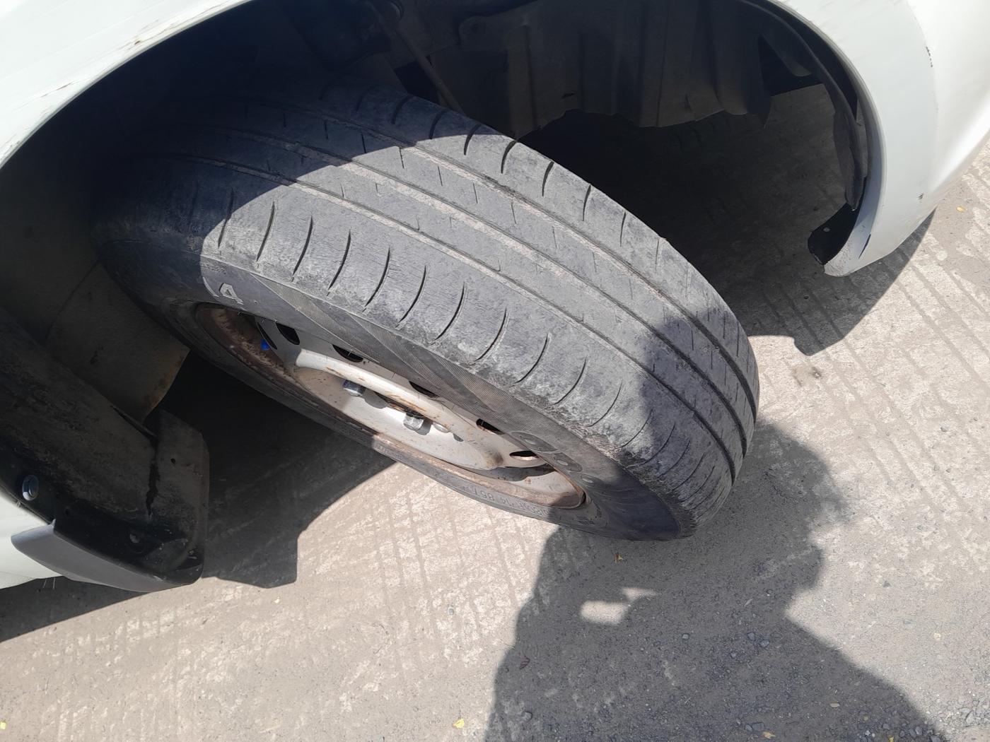 2011 Maruti Swift Dzire LDI, Diesel, Manual, 1,32,430 km, tyre