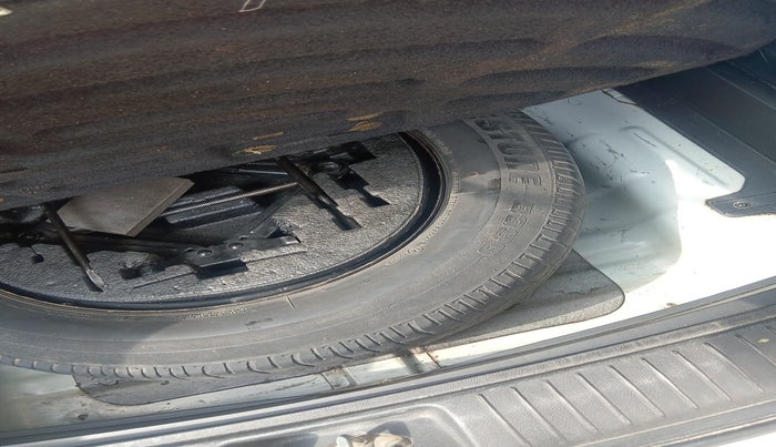 2018 Hyundai Creta E PLUS 1.4 DIESEL, Diesel, Manual, 2,40,000 km, tyre