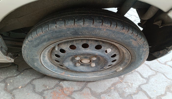 2015 Maruti Wagon R 1.0 VXI, Petrol, Manual, 1,32,596 km, tyre