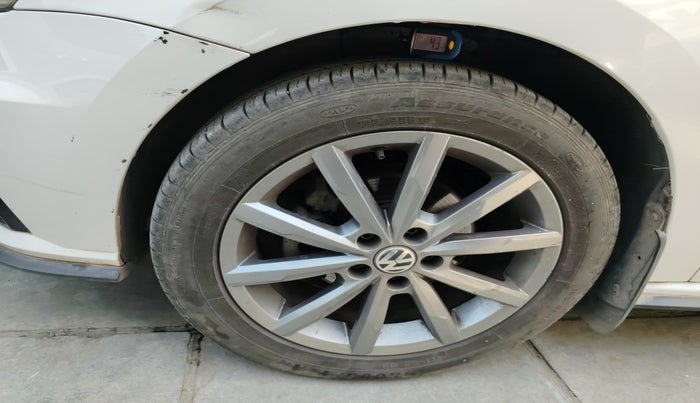 2022 Volkswagen Vento HIGHLINE PLUS 1.0L TSI AT, Petrol, Automatic, 35,153 km, tyre