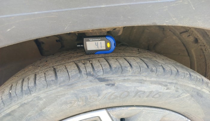 2022 Hyundai VENUE SX 1.0 TURBO, Petrol, Manual, 31,481 km, tyre