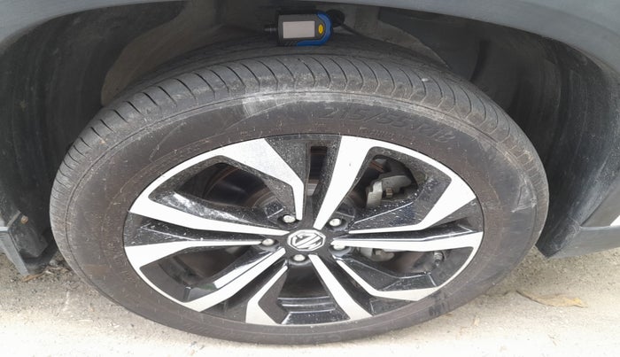 2024 MG HECTOR PLUS SAVVY PRO 1.5 TURBO CVT 6 STR, Petrol, Automatic, 2,812 km, tyre