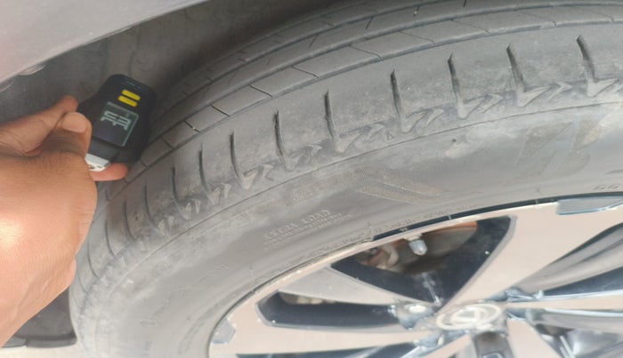 2019 Toyota Lexus NX 300h LUXURY, Hybrid, Automatic, 1,02,000 km, tyre