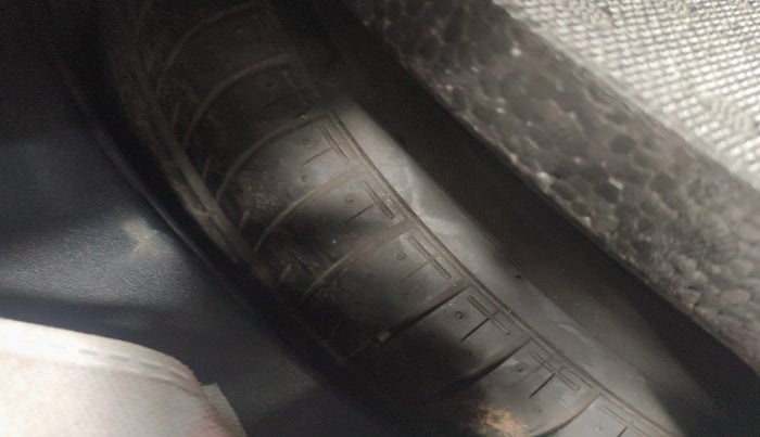 2019 Toyota Lexus NX 300h LUXURY, Hybrid, Automatic, 1,02,000 km, tyre