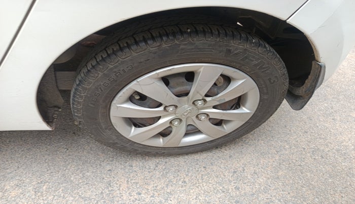 2013 Hyundai Eon MAGNA +, Petrol, Manual, 72,048 km, tyre