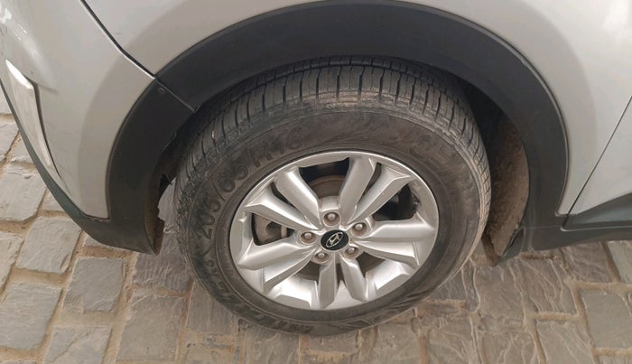 2015 Hyundai Creta SX 1.6 DIESEL, Diesel, Manual, 1,67,103 km, tyre