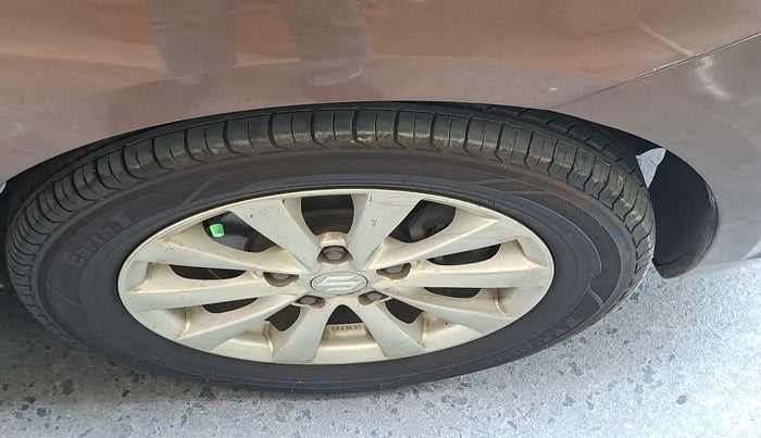 2014 Maruti Ertiga ZDI, Diesel, Manual, 1,37,282 km, tyre