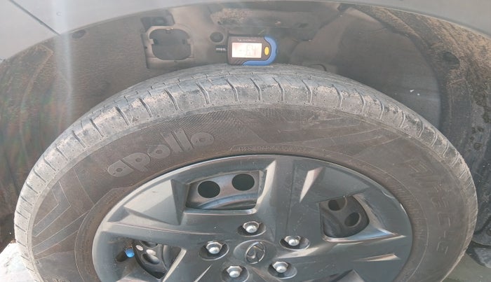 2023 Hyundai VENUE S(O) 1.2, Petrol, Manual, 7,925 km, tyre