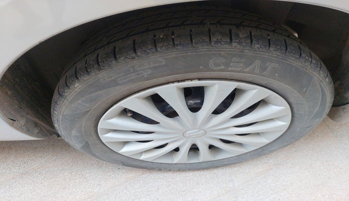 2018 Maruti Ciaz DELTA DIESEL 1.3, Diesel, Manual, 1,64,615 km, tyre