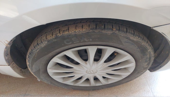 2018 Maruti Ciaz DELTA DIESEL 1.3, Diesel, Manual, 1,64,615 km, tyre