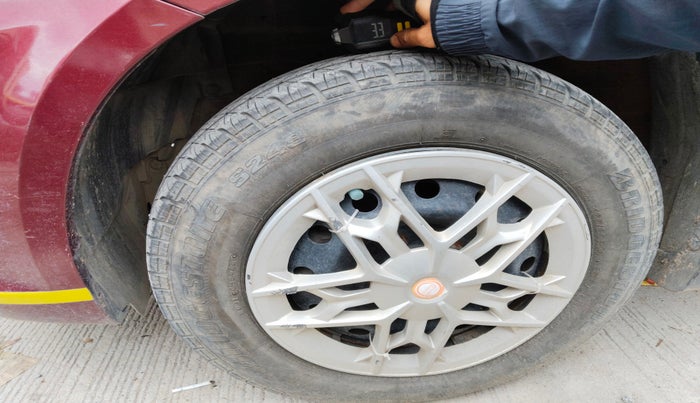 2015 Maruti Swift Dzire VDI, Diesel, Manual, 99,976 km, tyre