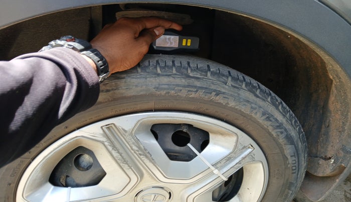 2022 Tata NEXON XM PLUS SUNROOF PETROL, Petrol, Manual, 24,729 km, tyre