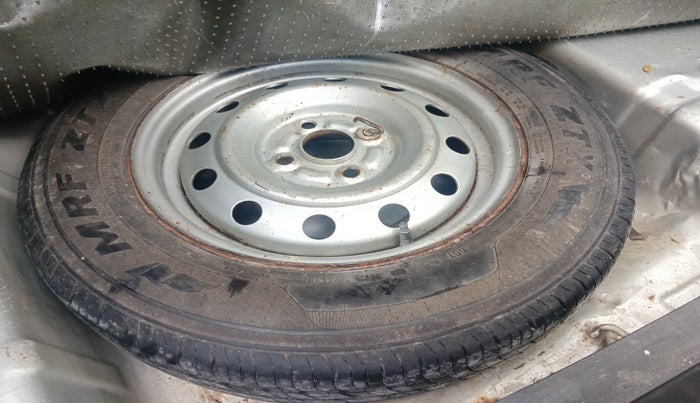 2011 Maruti Swift Dzire LXI, Petrol, Manual, 89,148 km, tyre
