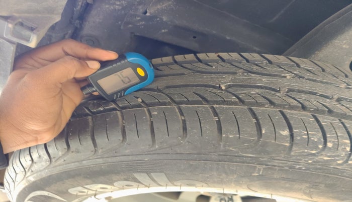 2018 Toyota Innova Crysta 2.7 VX 7 STR, Petrol, Manual, 28,604 km, tyre