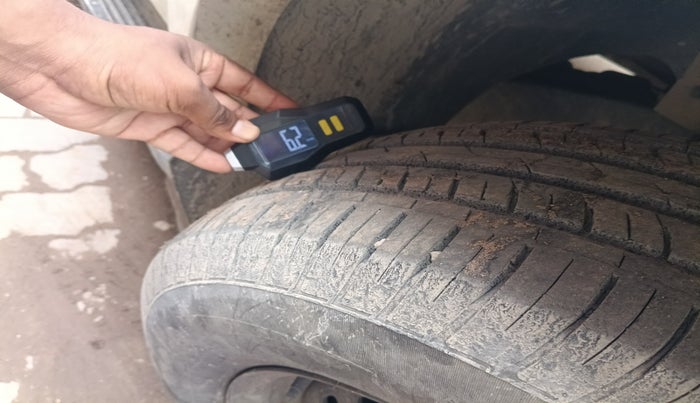 2016 Mahindra Scorpio S6 PLUS, Diesel, Manual, 1,18,521 km, tyre