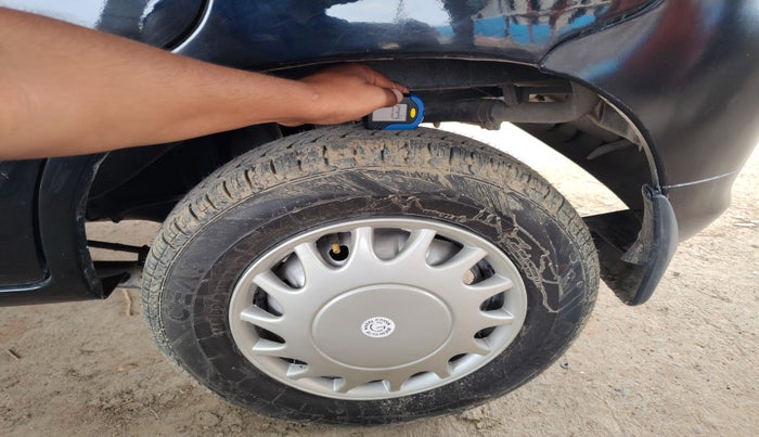 2010 Maruti Alto LX, Petrol, Manual, 1,25,636 km, tyre