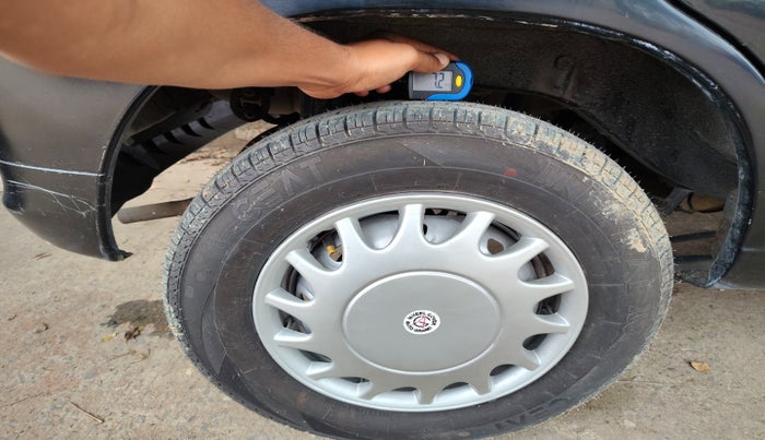 2010 Maruti Alto LX, Petrol, Manual, 1,25,636 km, tyre