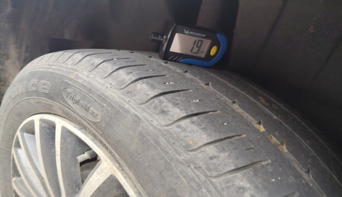 2017 Maruti Swift Dzire ZDI AMT, Diesel, Automatic, 1,05,679 km, tyre