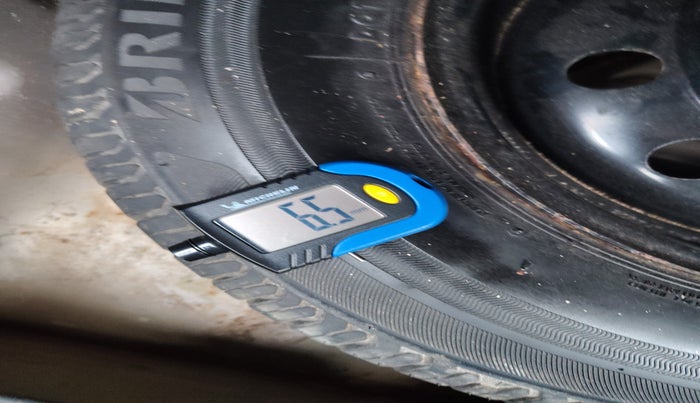 2017 Maruti Swift Dzire ZDI AMT, Diesel, Automatic, 1,05,679 km, tyre