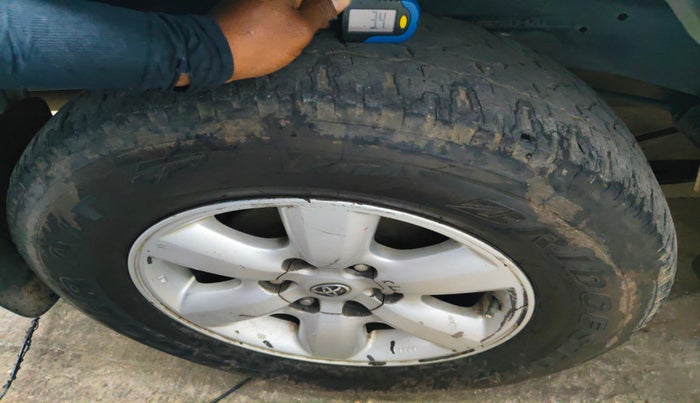 2011 Toyota Fortuner 3.0 4X4 MT, Diesel, Manual, 2,45,000 km, tyre