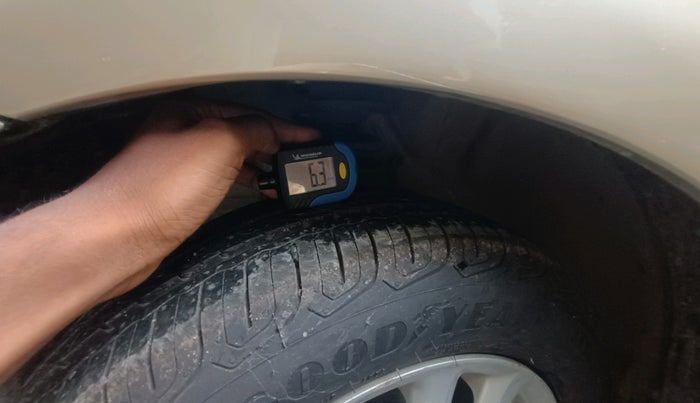 2011 Toyota Etios V, Petrol, Manual, 59,654 km, tyre