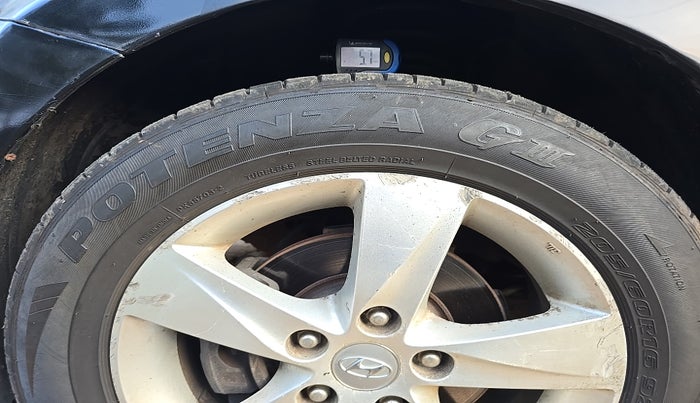 2013 Hyundai New Elantra 1.8 S VTVT, Petrol, Manual, 61,722 km, tyre