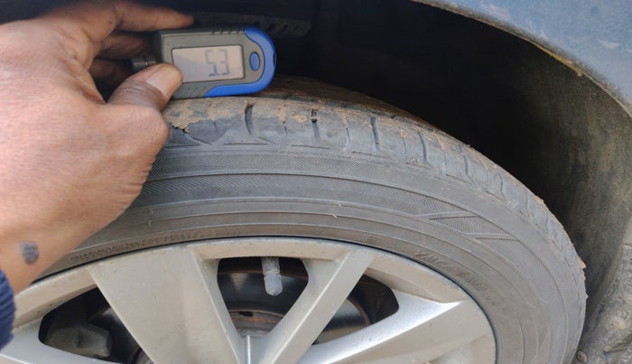 2016 Volkswagen Ameo HIGHLINE1.2L, Petrol, Manual, 95,905 km, tyre