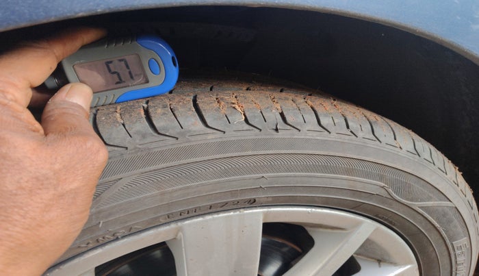 2016 Volkswagen Ameo HIGHLINE1.2L, Petrol, Manual, 95,905 km, tyre